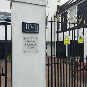 Number Five , Hove Großbritannien